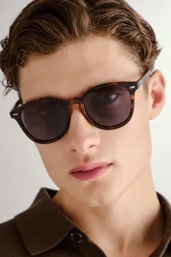 Le Specs Bandwagon Polarised Round Matte Tort Smoke Lens Sunglasses