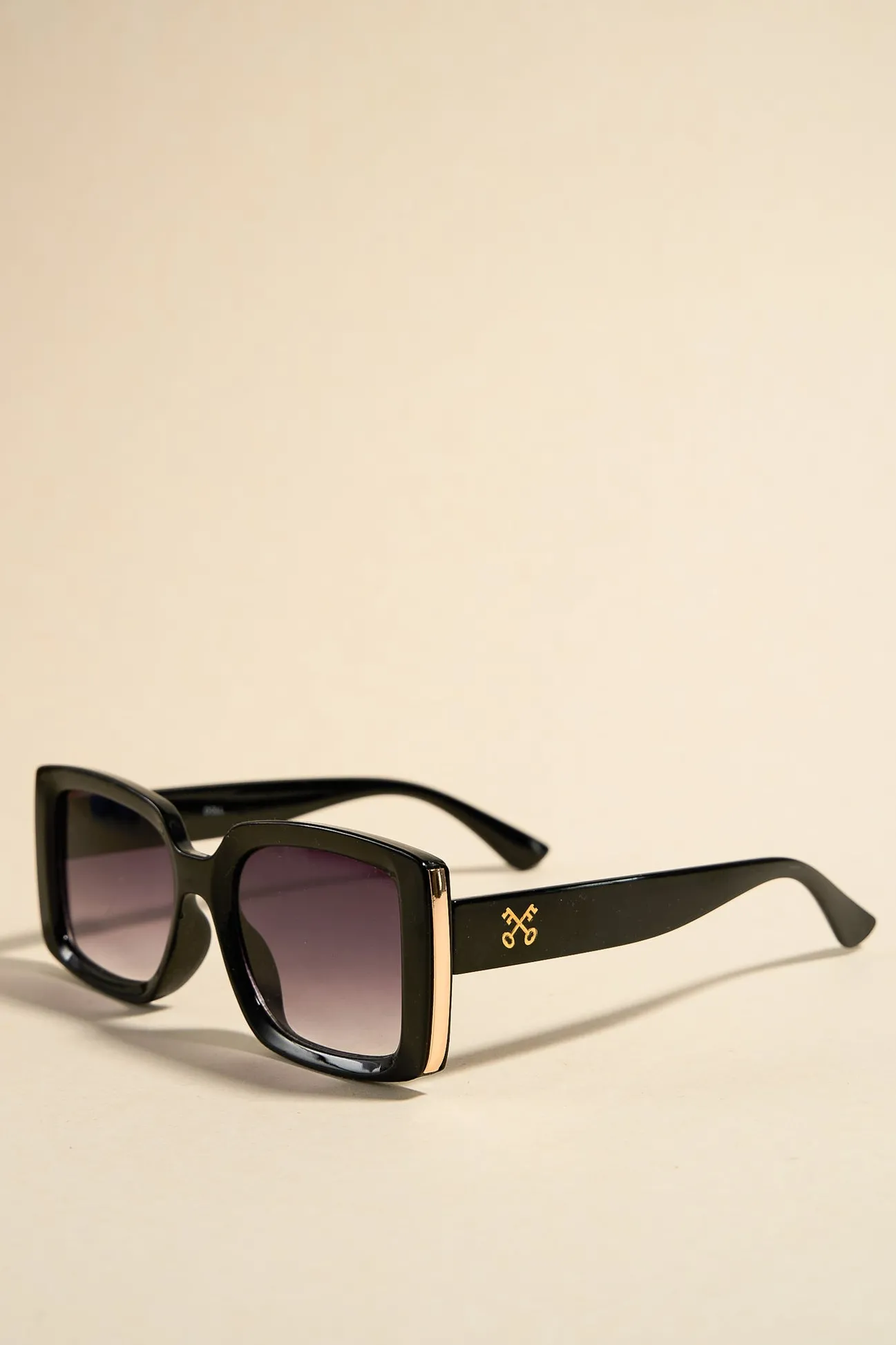 Georgia Mae Capri Black Sunglasses