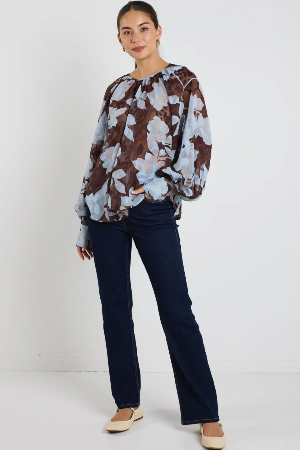 Stories be Told Cosmopolitan Chocolate Blue Floral Crew Neck Floaty LS Top