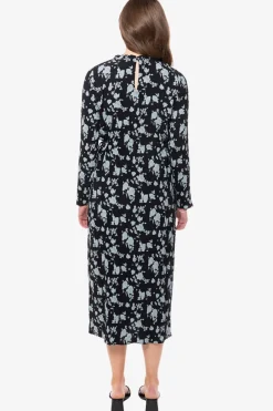 Leila + Luca Essense Black Blue Rose Crinkle LS Shift Dress