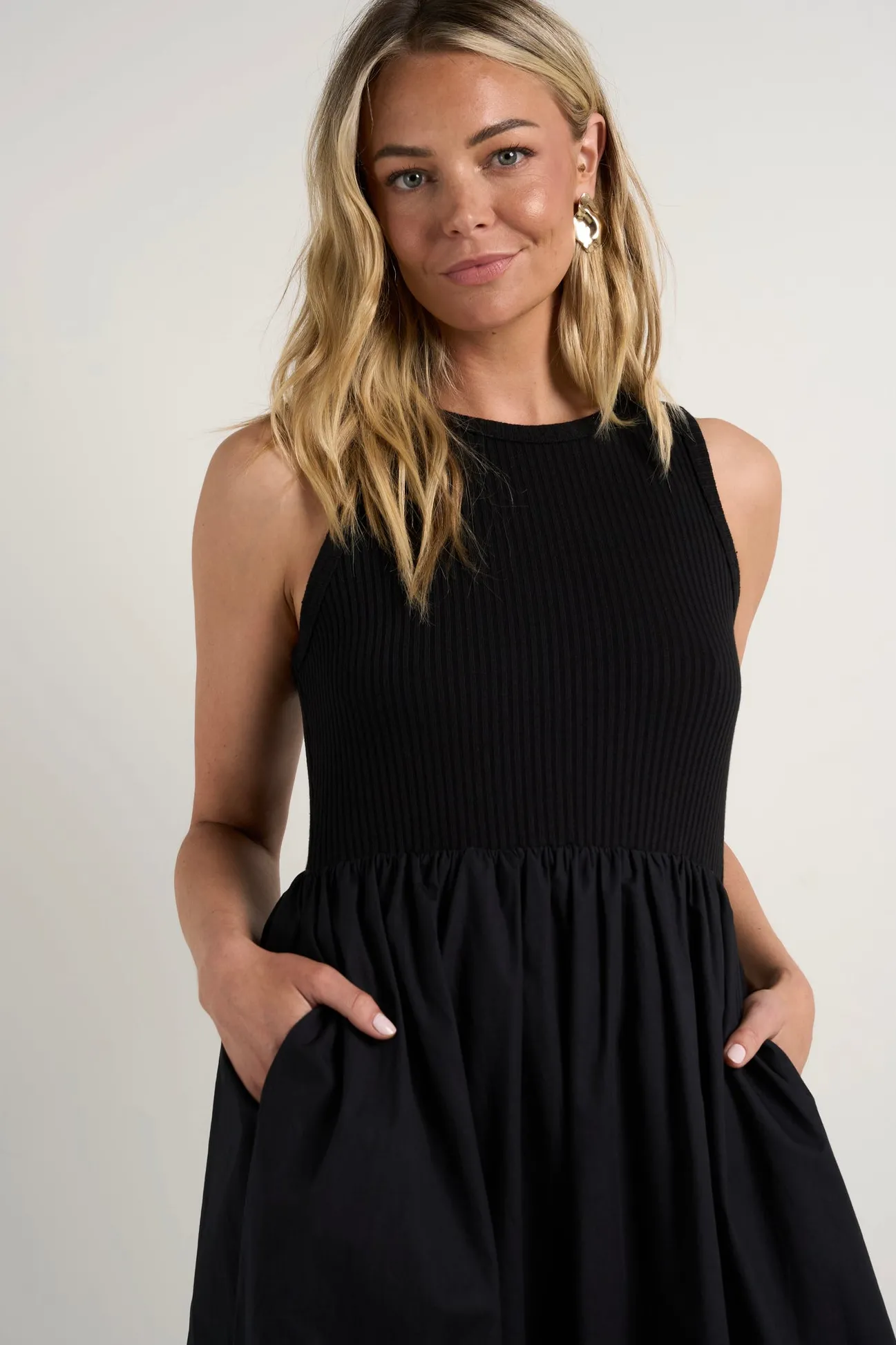 RE:UNION Label Indispensable Black Crew Neck Contrast Midi Dress