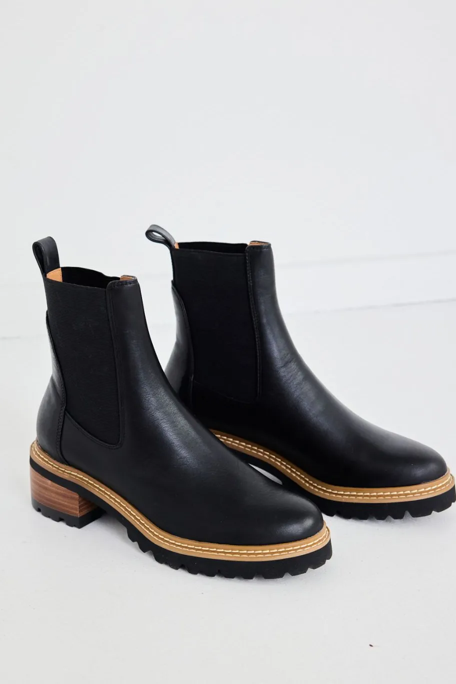 EOS Linear Black Chelsea Elastic Ankle Boot