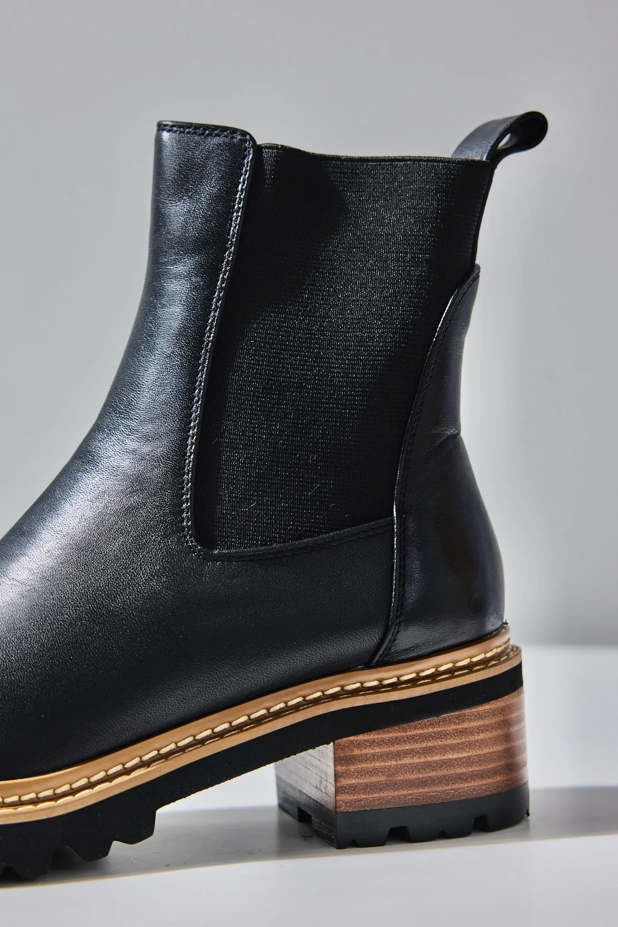 EOS Linear Black Chelsea Elastic Ankle Boot