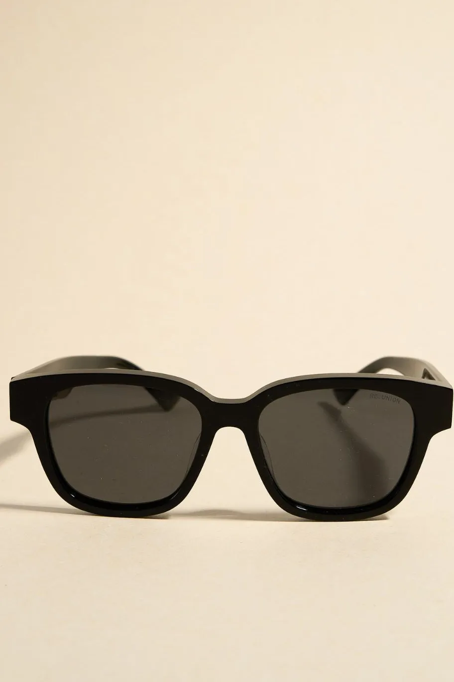 RE:UNION Label London Black Classic Round Sunglasses