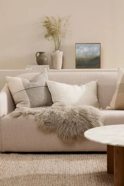 Baya Meru Tibetan Oatmeal 60x90cm Lamb Skin