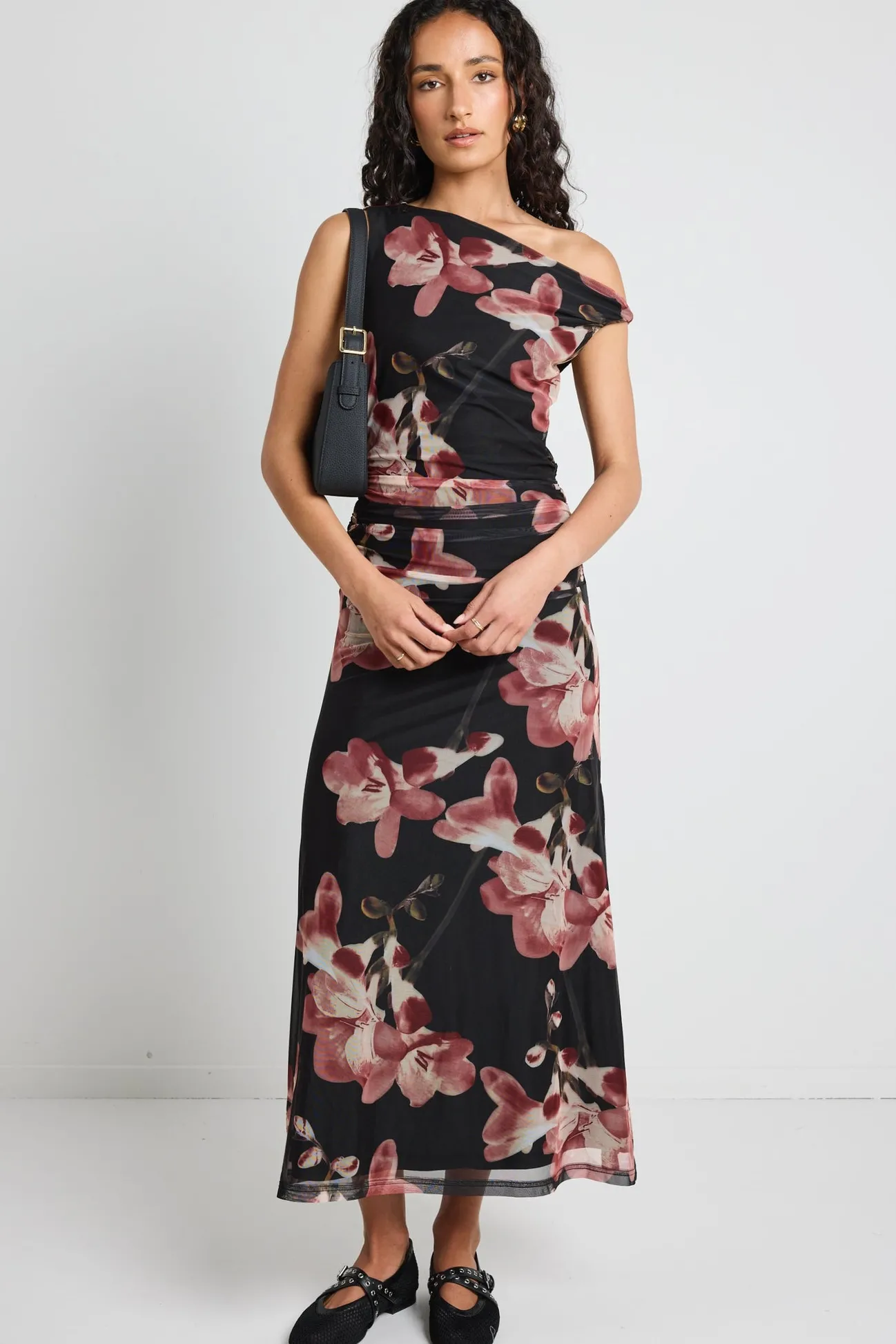 Among the Brave Method Blush Floral Mesh Twist Shoulder Midi Dress