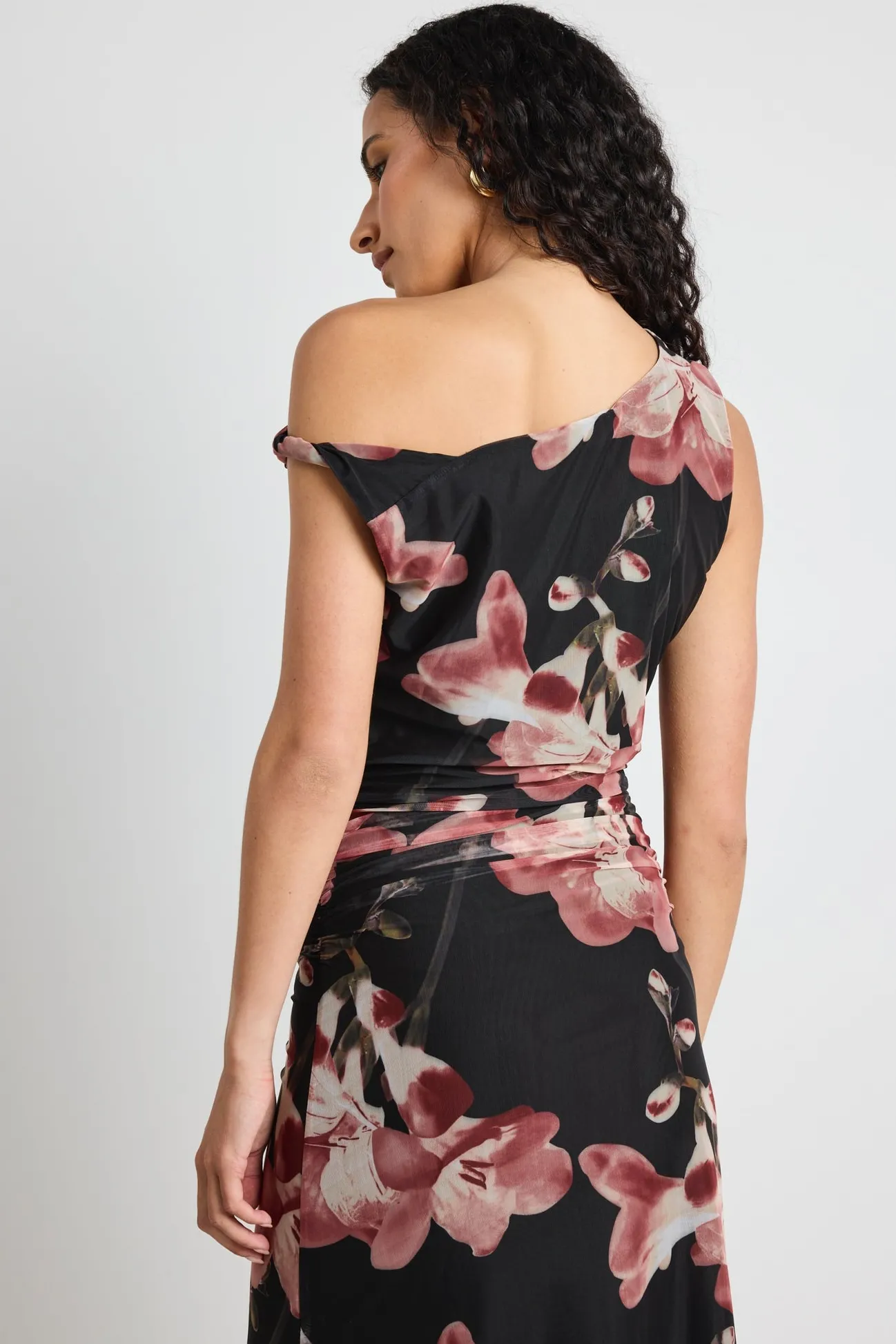 Among the Brave Method Blush Floral Mesh Twist Shoulder Midi Dress