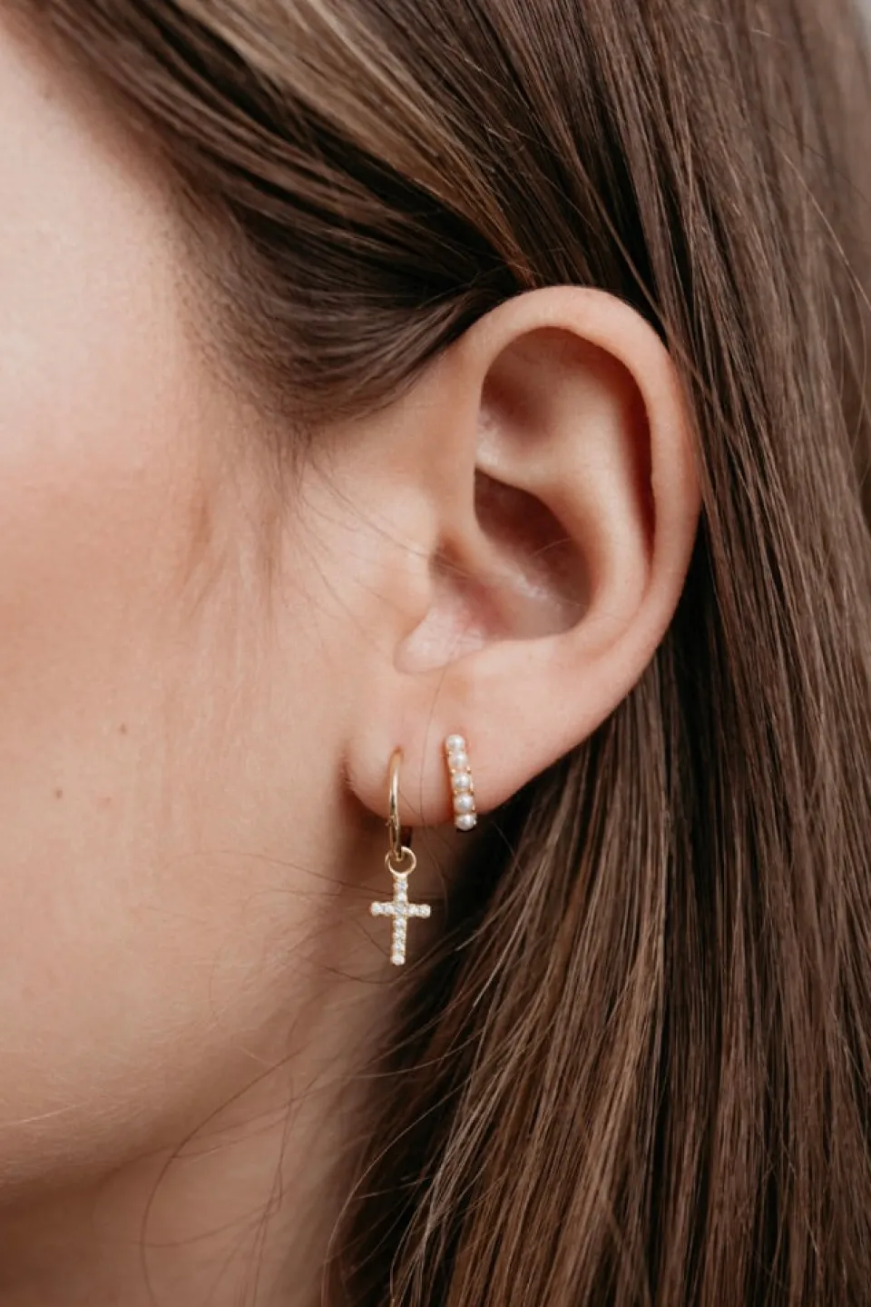 Sophie Mini Pearl Huggies Earrings Gold