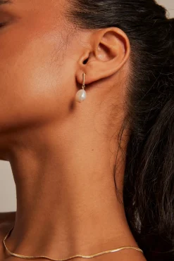 Humble + Heart Pearl With Bar Gold Earrings