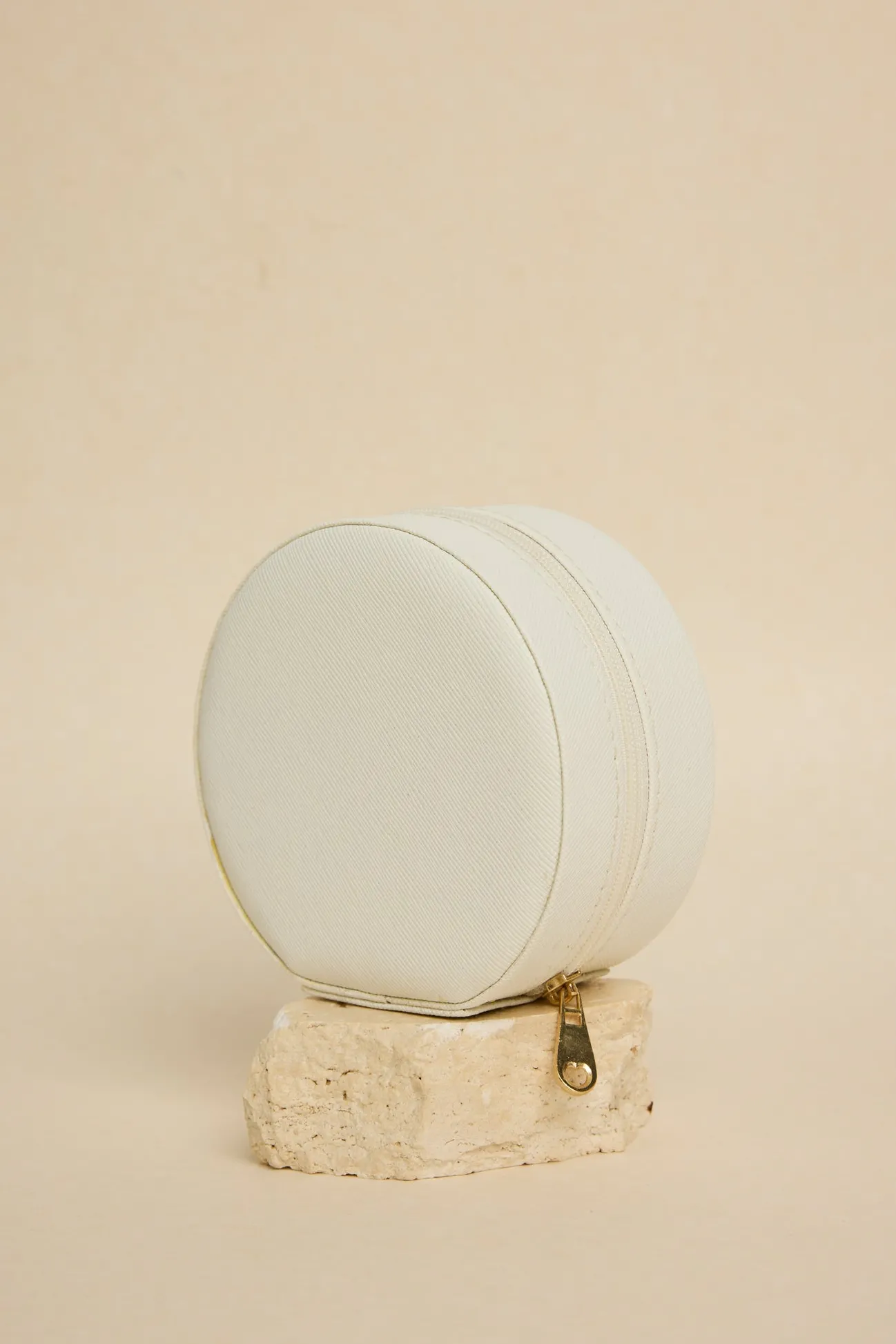 Humble + Heart Round White Jewellery Travel Case