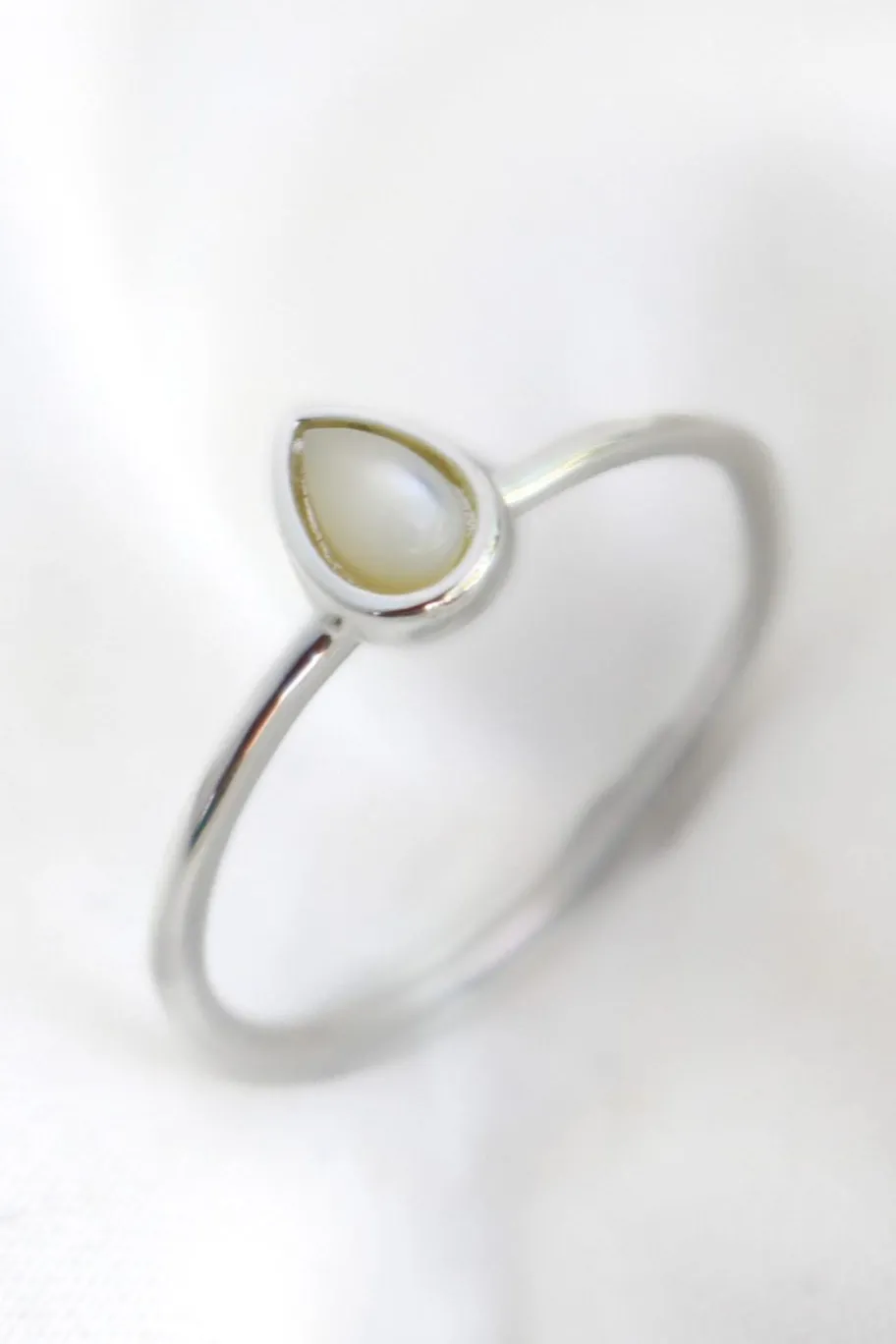 Love Lunamei Selene Mother Of Pearl Teardrop EOL Sterling Silver Plate Medium Ring