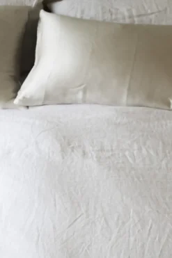 Home Lab 100% Silk Beauty Pair Pillowcases Milk 48x73cm