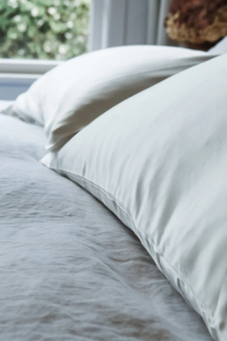 Home Lab 100% Silk Beauty Pillowcase Milk 48x73cm